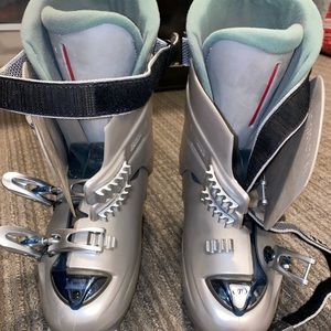 Tecnica Rival X7 Ski Boots